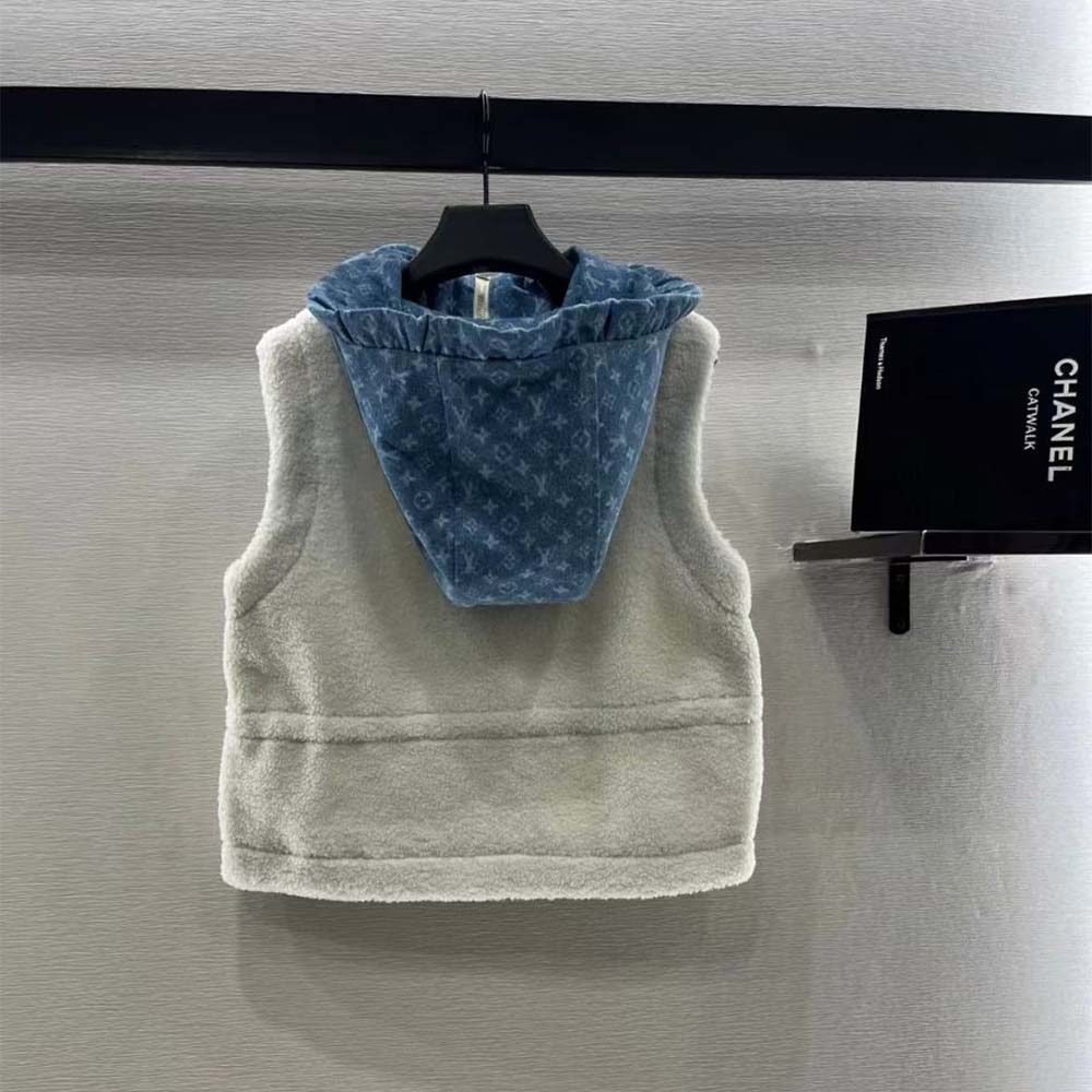 Louis Vuitton Women Monogram Fleece Gilet-White