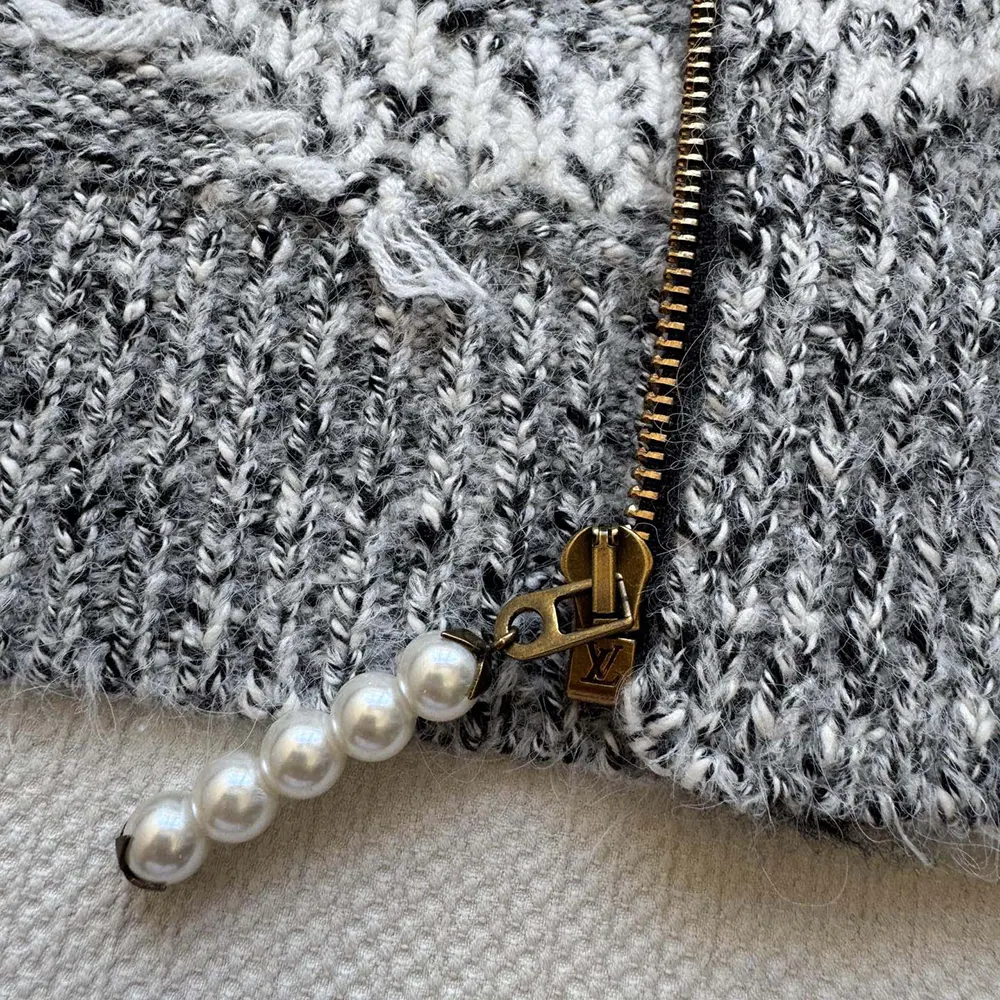 Louis Vuitton Women Zippered Knitted Blouson 1AIMD0