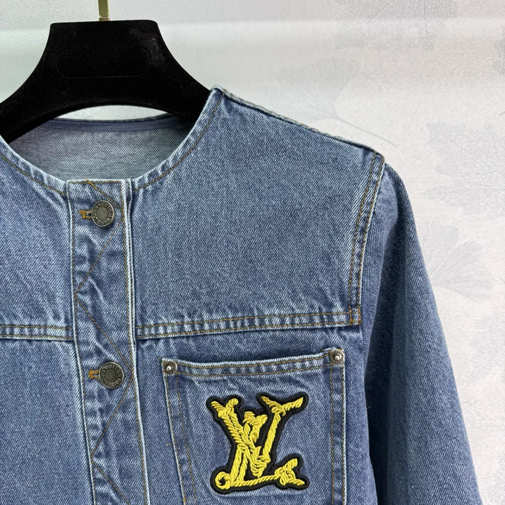 Louis Vuitton Women Denim Fitted Jacket-Blue 1AHHS5