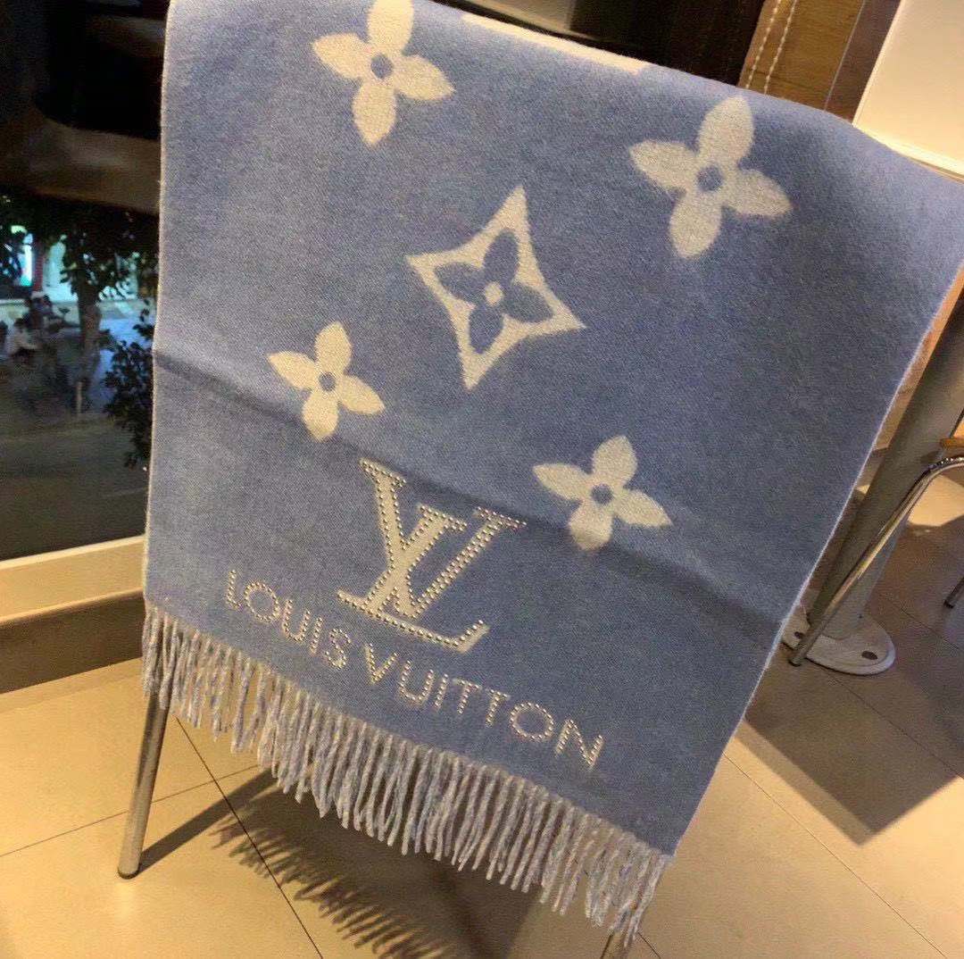 Louis Vuitton LV Unisex Studdy Reykjavik Scarf with Monogram Print and LV Initials M76076