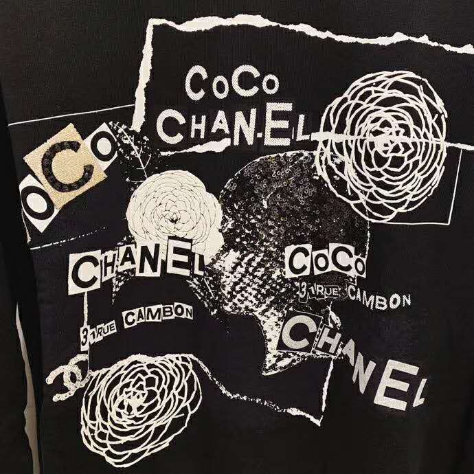 Chanel Women Sweatshirt in Cotton White Black Navy Blue & Silver