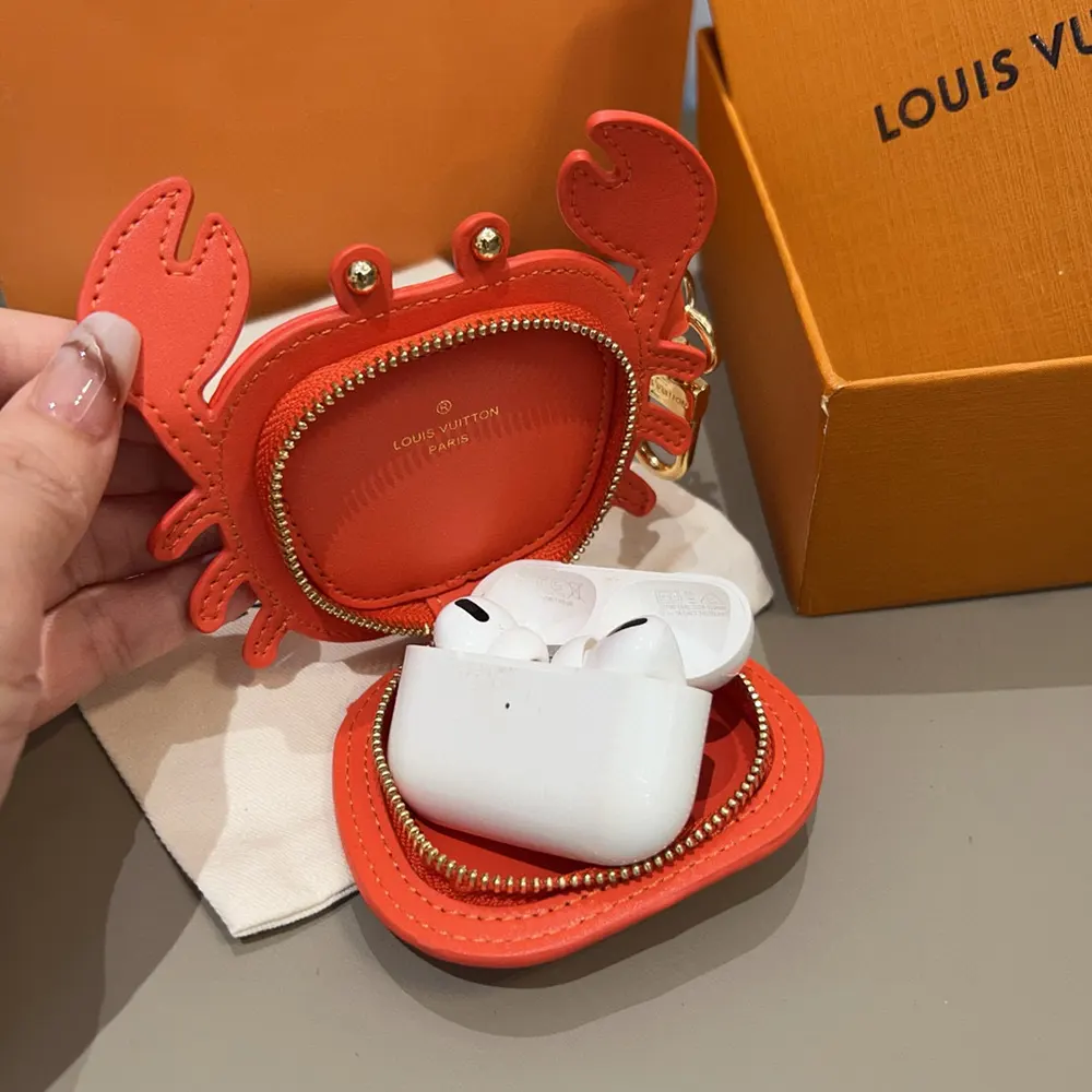 Louis Vuitton LV Women LV Crab Bag Charm-Orange M01929