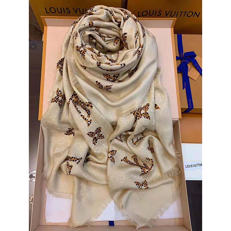 Louis Vuitton LV Women Monogram Giant Jungle Logomania Scarf with Luxuriously Soft Wool-Sandy