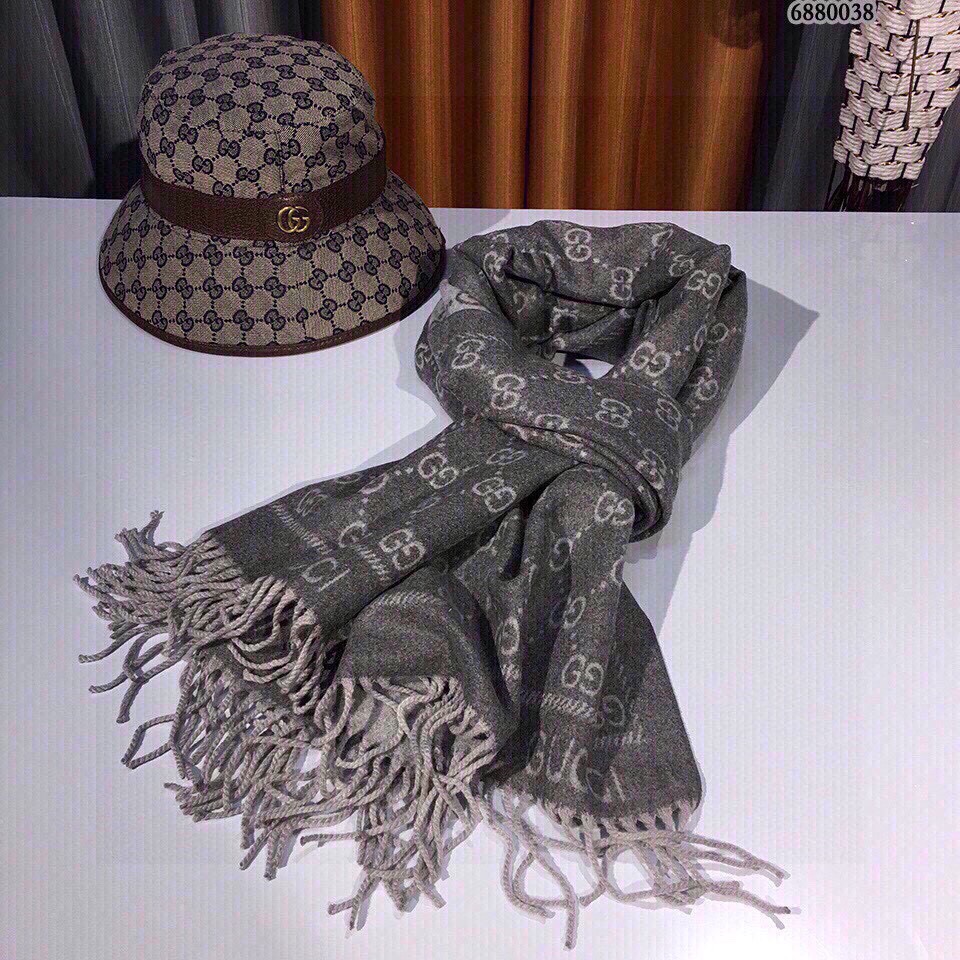 Gucci Unisex GG Jacquard Knitted Scarf Silver Light Grey GG Fringe Edges