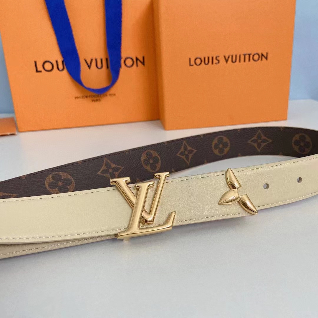 Louis Vuitton Unisex LV Pretty LV 30 MM Reversible Belt Monogram Canvas Quartz Leather