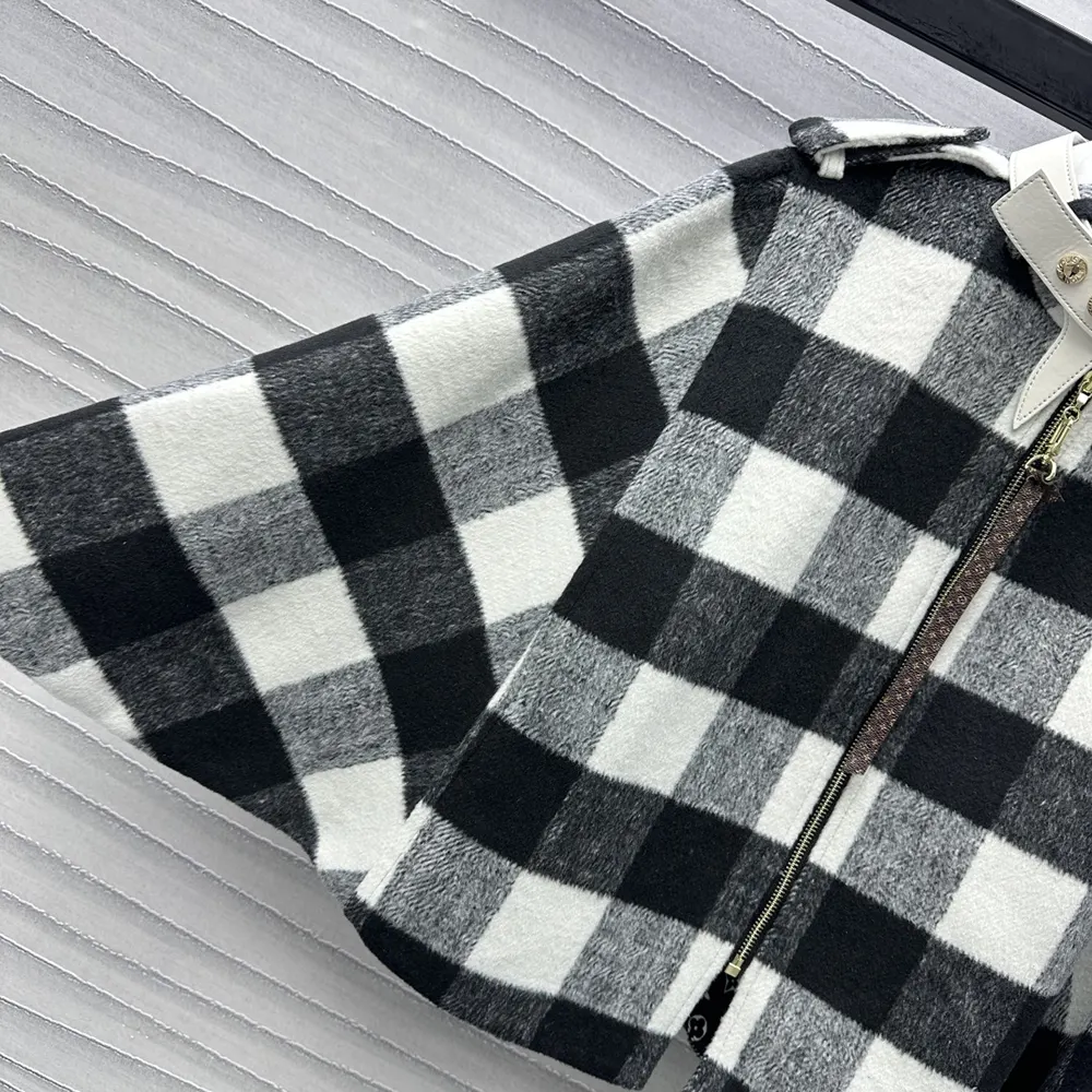 Louis Vuitton Women Double Face Check Cape 1AGPE9