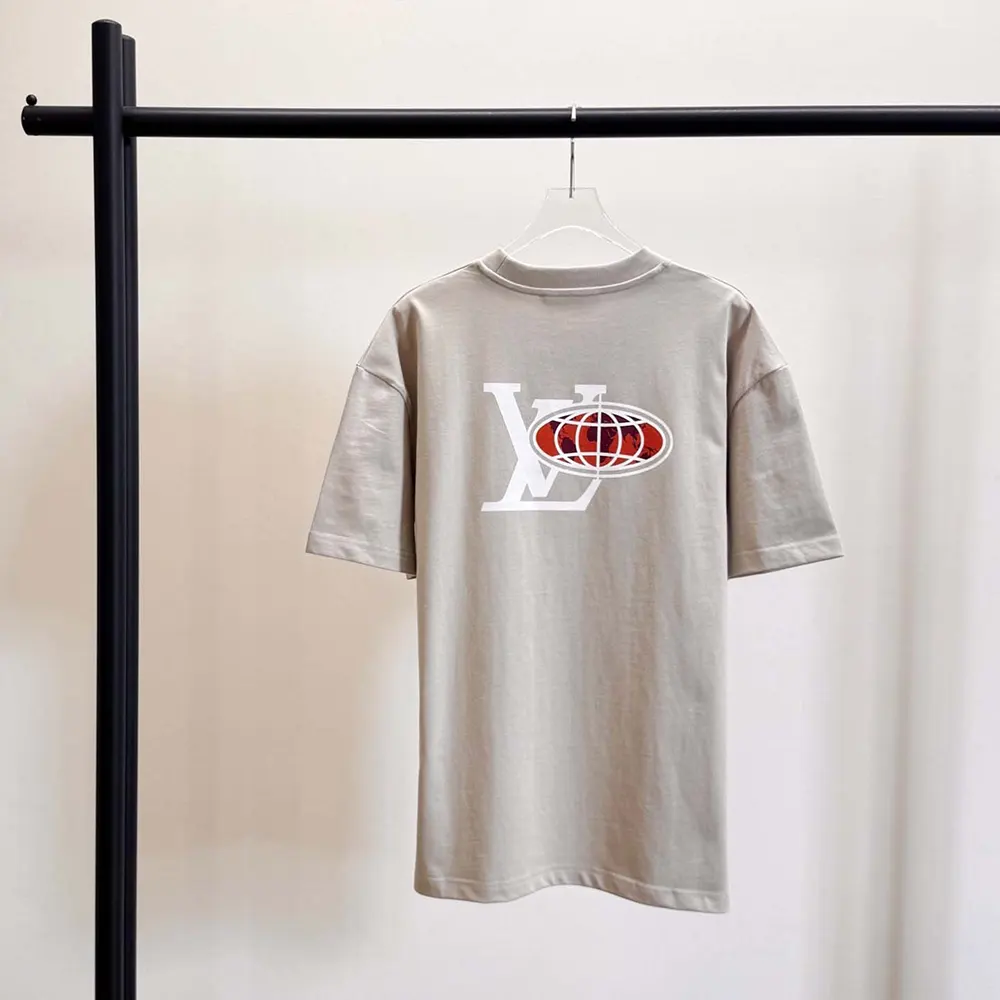 Louis Vuitton Women Embellished Graphic Cotton T-Shirt 1AHCKV