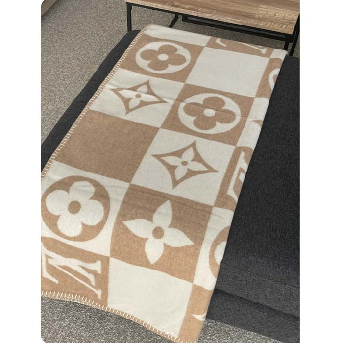 Louis Vuitton Unisex LV Checkmate Blanket Beige Wool Cashmere Jacquard Weave Monogram Flowers M77861