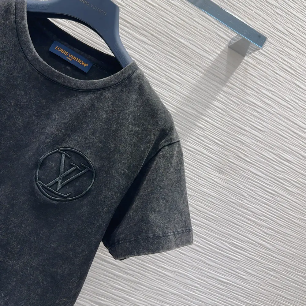 Louis Vuitton Women Curve Hem T-Shirt 1AIR84