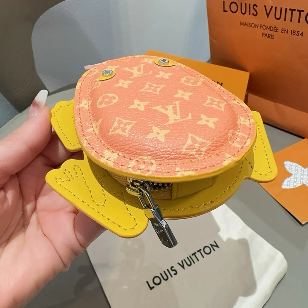 Louis Vuitton LV Women LV Frog Bag Charm-Yellow M02215