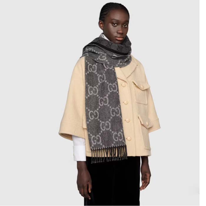 Gucci Unisex GG Jcquard Pattern Knit Scarf Tassels Grey Wool Light Grey GG