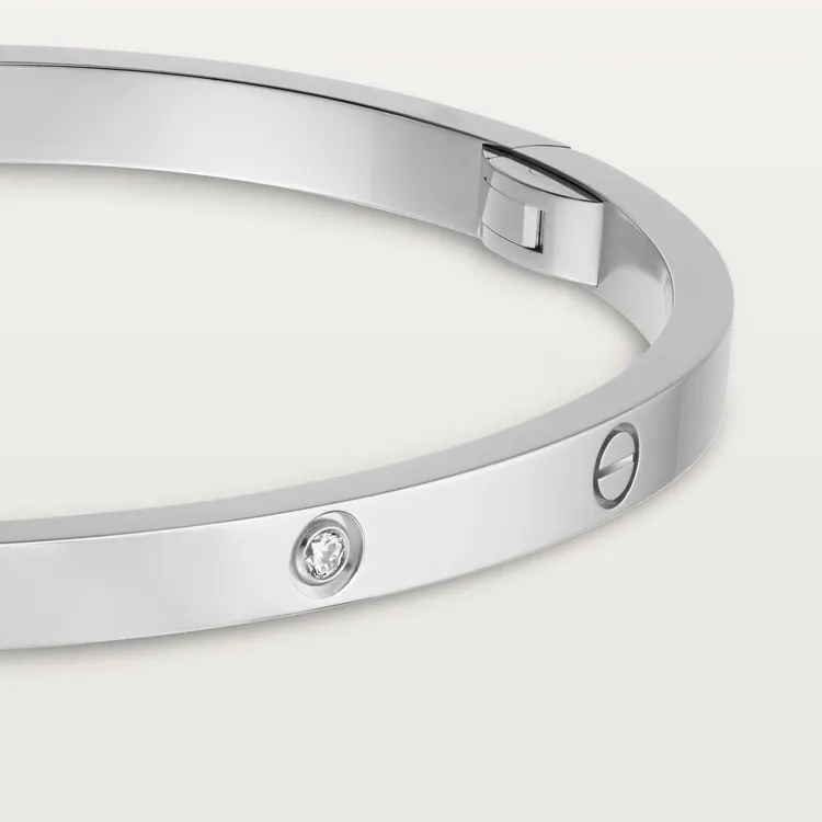 CARTIER LOVE BRACELET, SMALL MODEL, 6 DIAMONDS – 16