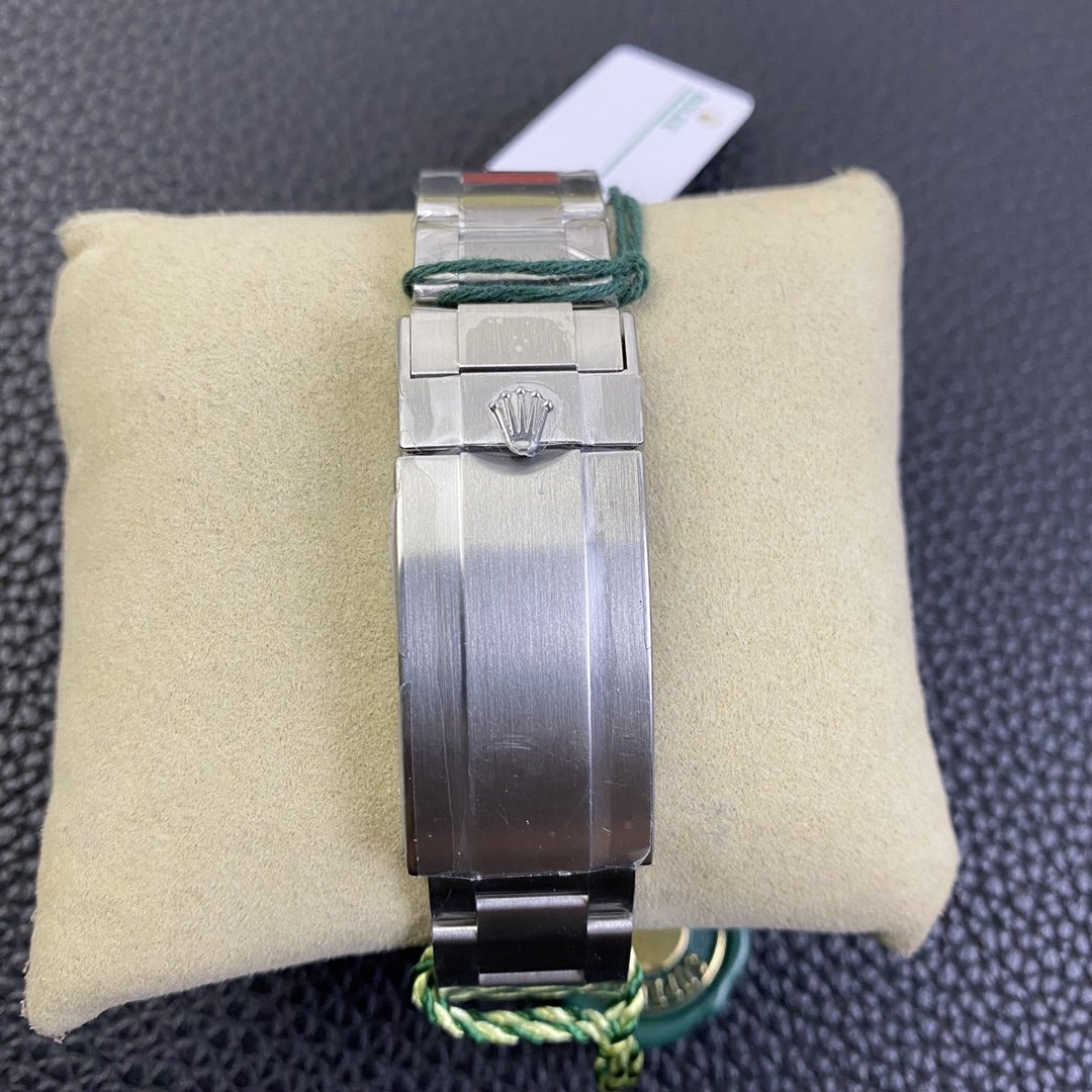 Rolex Submariner Date Green Bezel 41mm