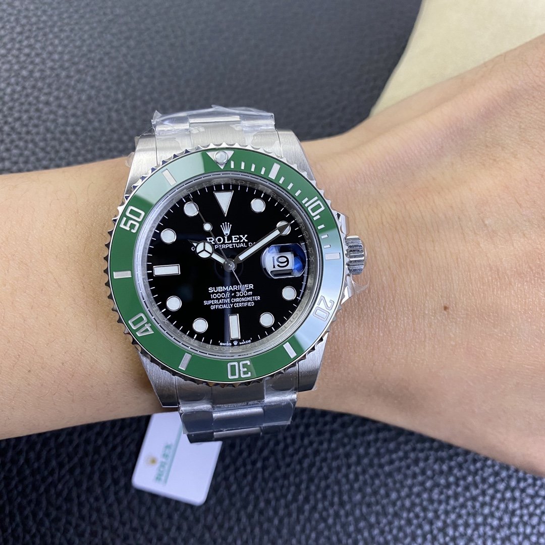 Rolex Submariner Date Green Bezel 41mm