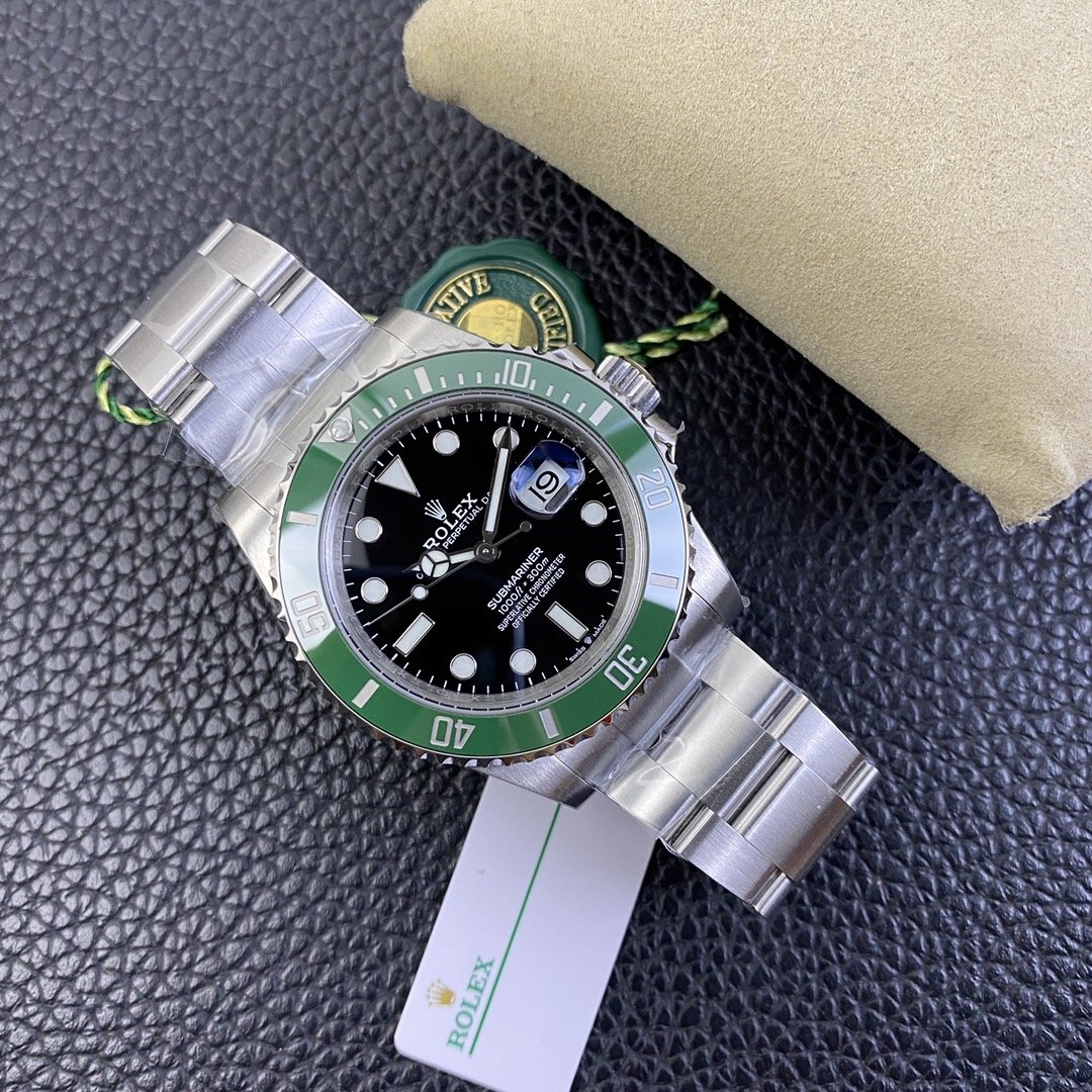 Rolex Submariner Date Green Bezel 41mm