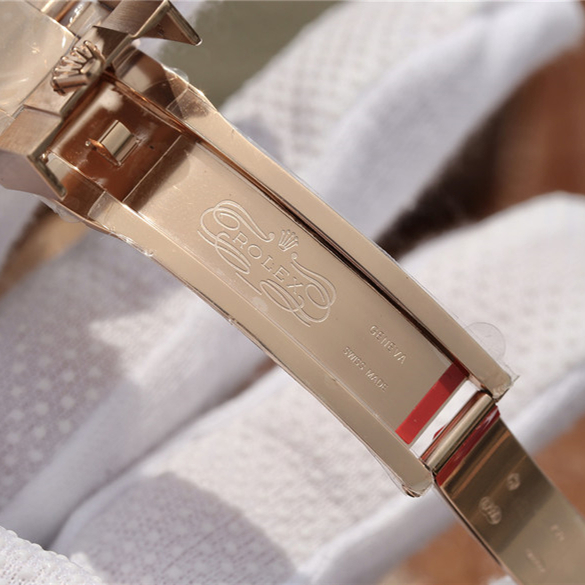 Rolex Daytona Rainbow Rose Gold Black Dial 40mm