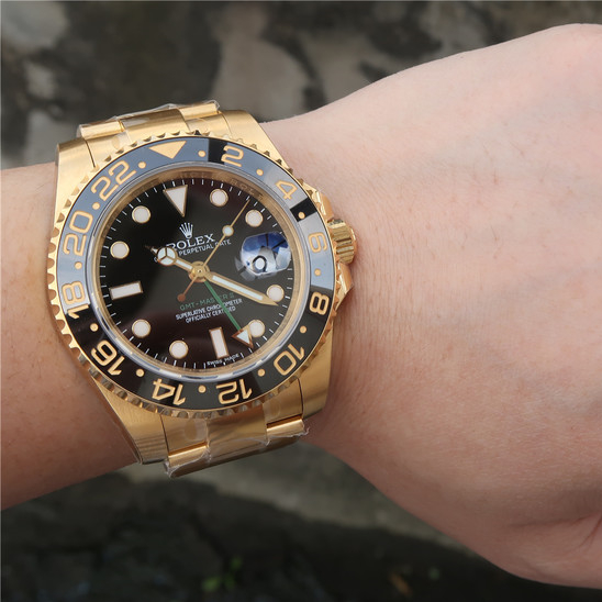 Rolex GMT-Master II Gold 40mm