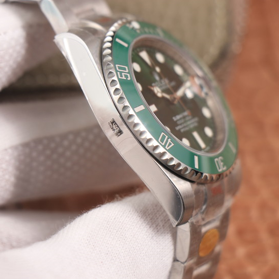 Rolex Submariner Date Hulk 40mm