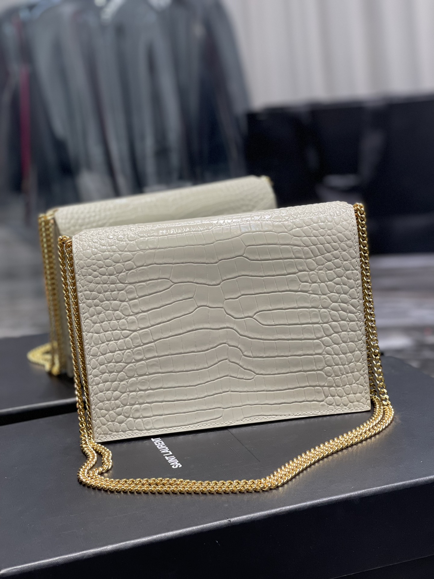 Saint Laurent Cassandra Medium Chain Bag White In Grain De Poudre Embossed For Women 0425020807