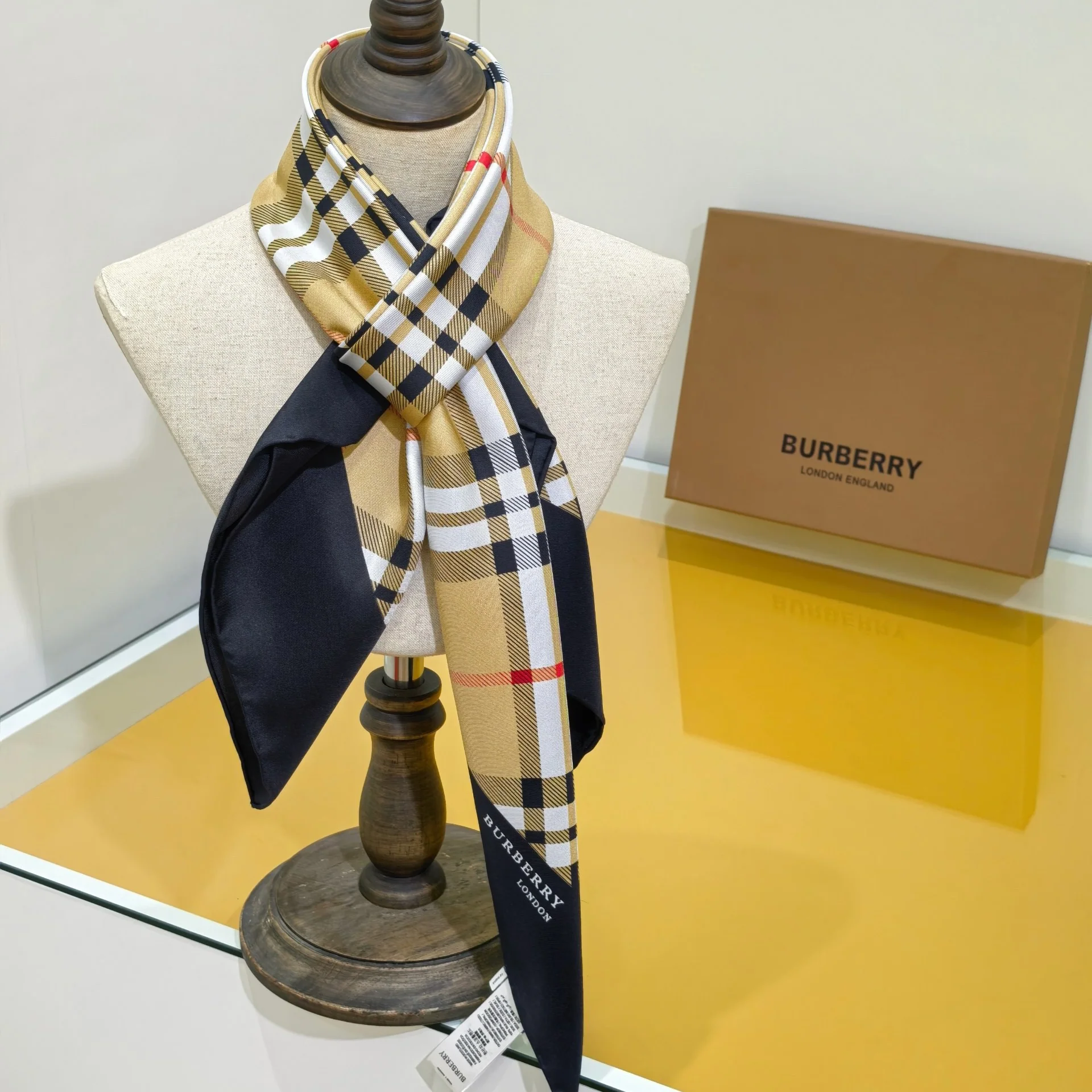 New Classic Plaid Silk Square Scarf 1025051310