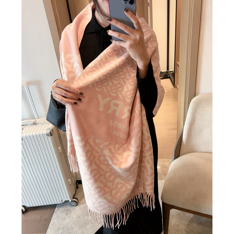 Fashion and versatile cashmere scarf 1024093003