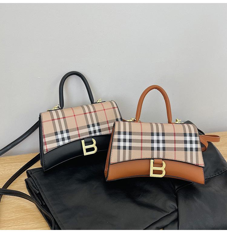 Retro Small Square Bag New High-end Sense Shoulder Bag 1024041615