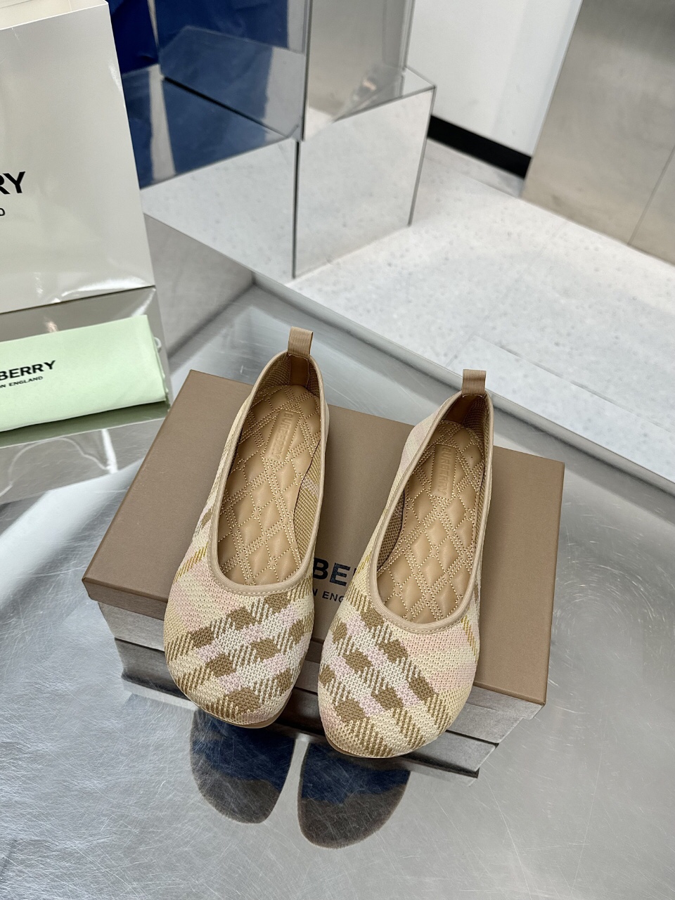 Luxury fashion classic versatile sandals 1024061820