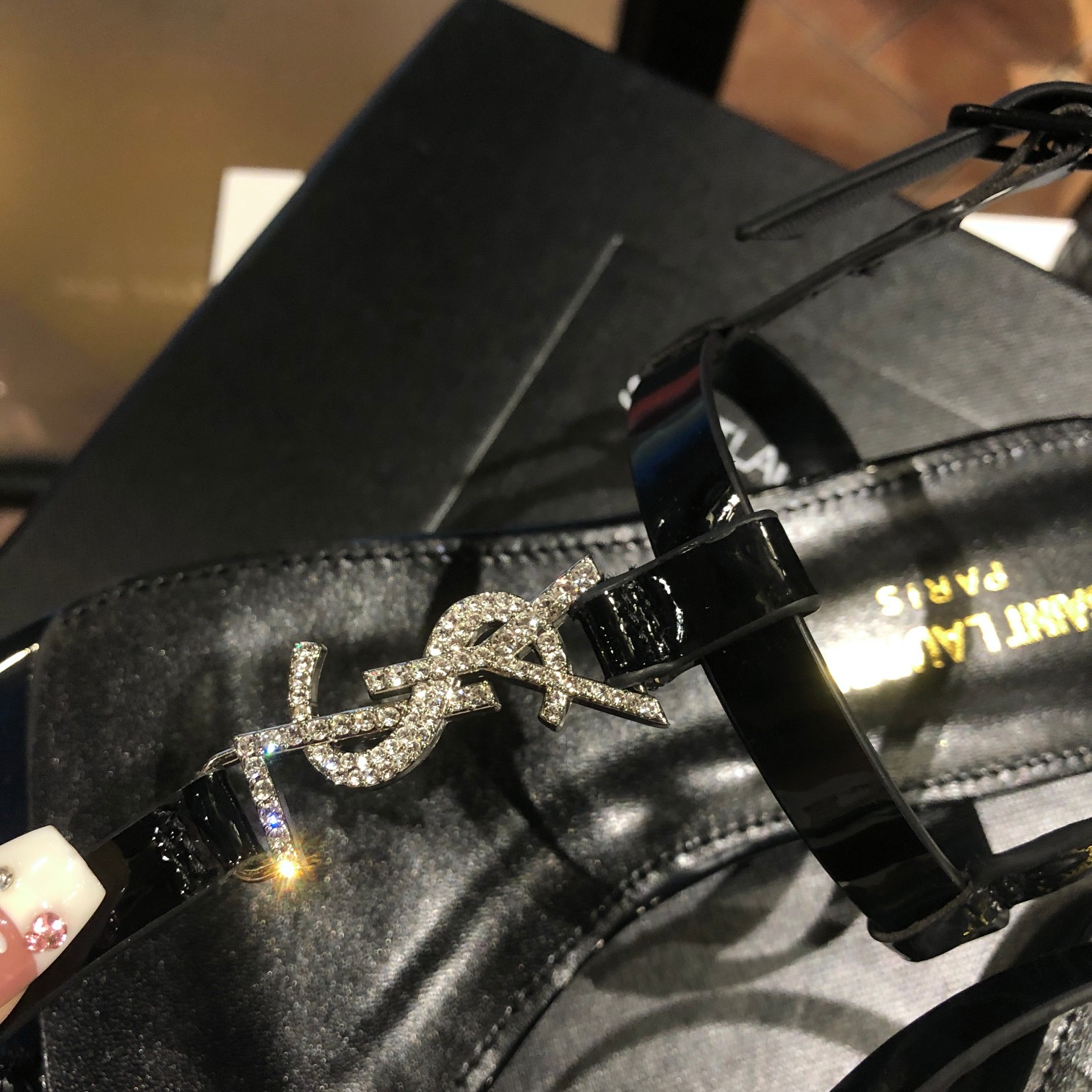 24 New Letter crystal diamond buckle flat thong sandals XC0424052804