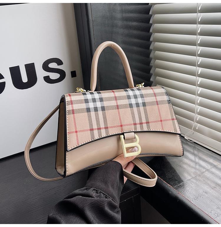 Retro Small Square Bag New High-end Sense Shoulder Bag 1024041615