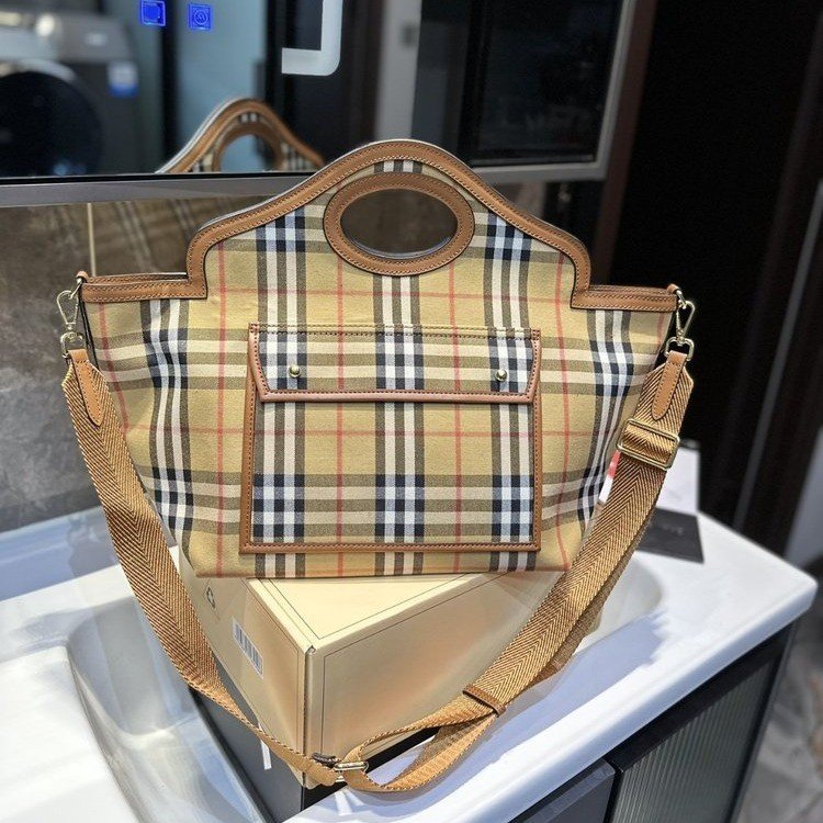 Fashion and versatile handbag BNN1023112109