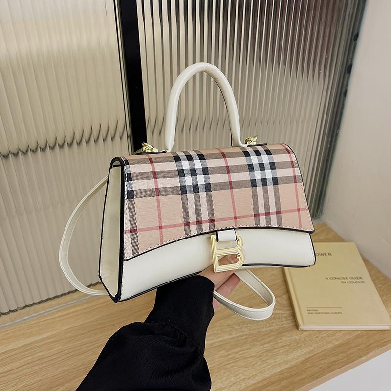 Retro Small Square Bag New High-end Sense Shoulder Bag 1024041615