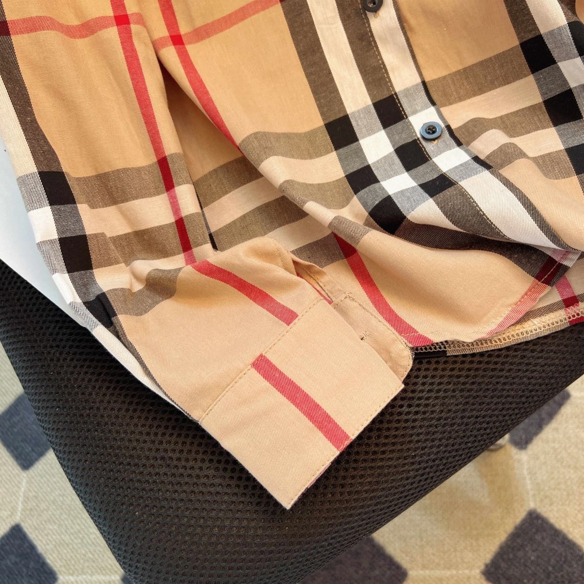 New Fashion Plaid Shirt All-match Casual Shirt 1024072610