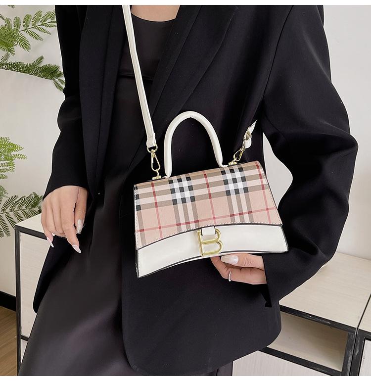 Retro Small Square Bag New High-end Sense Shoulder Bag 1024041615