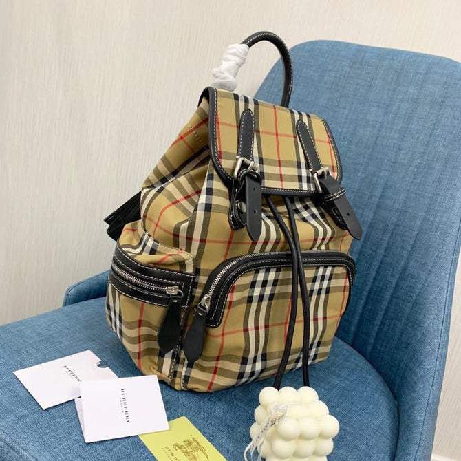 Fashion versatile plaid backpack 1023122011