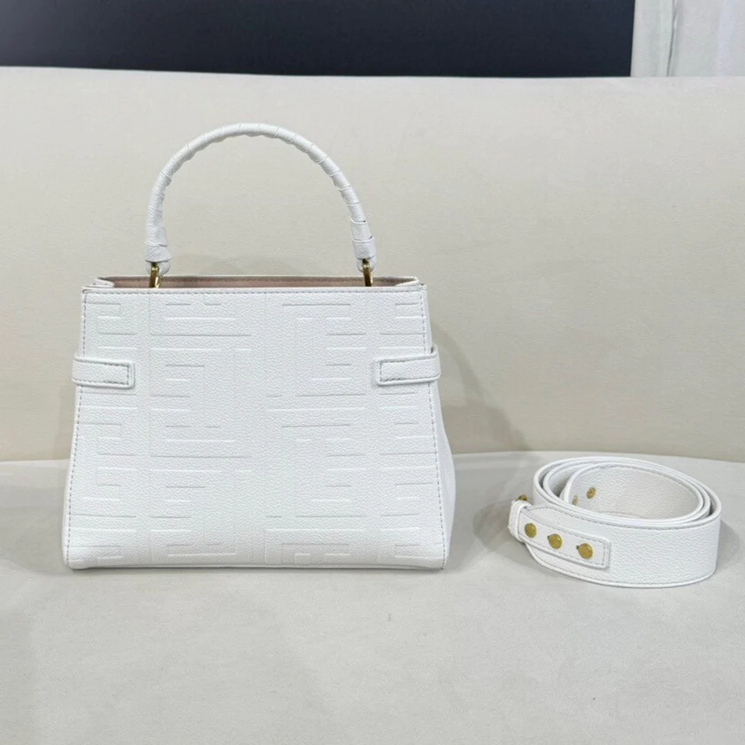 High quality cowhide fashionable and versatile crossbody bag 1024020811