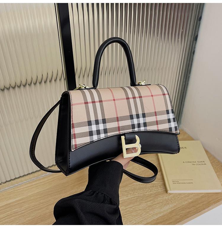 Retro Small Square Bag New High-end Sense Shoulder Bag 1024041615