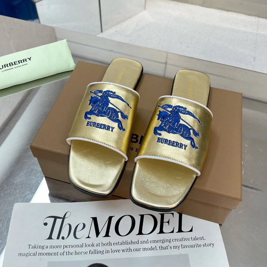 New fashion and versatile casual sandals 1024052012