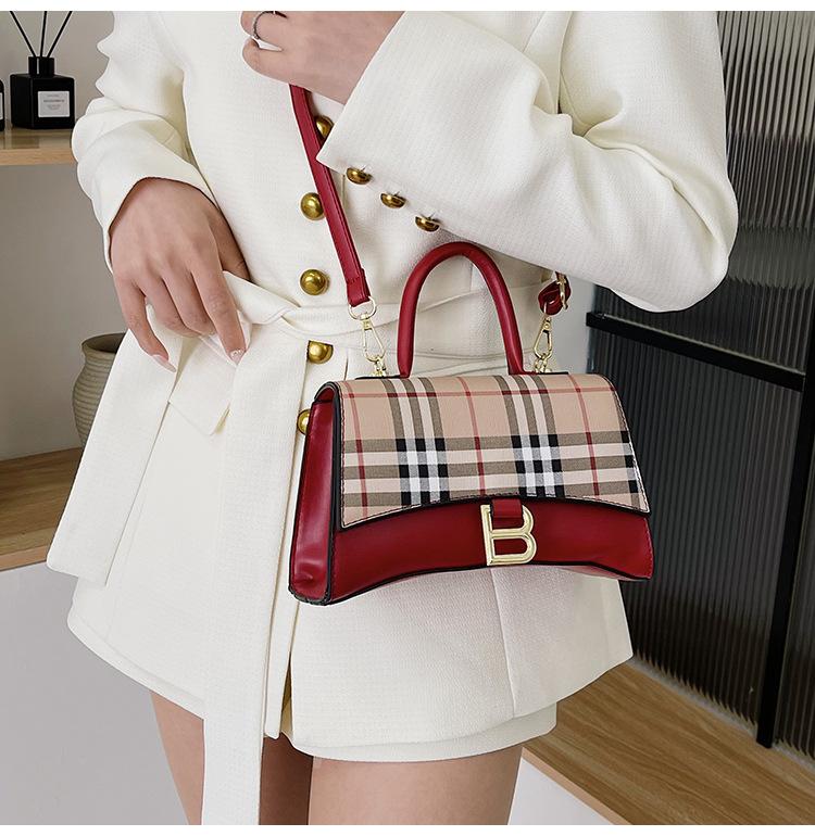 Retro Small Square Bag New High-end Sense Shoulder Bag 1024041615