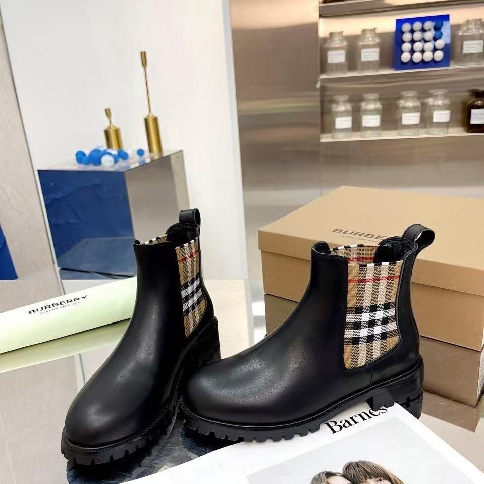 Women Check Panel Leather Chelsea Boots PD0425080502