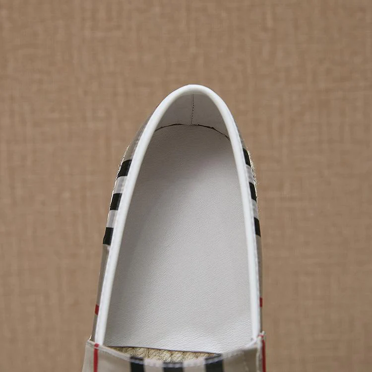 Trendy and versatile slip-on loafers 1024022103