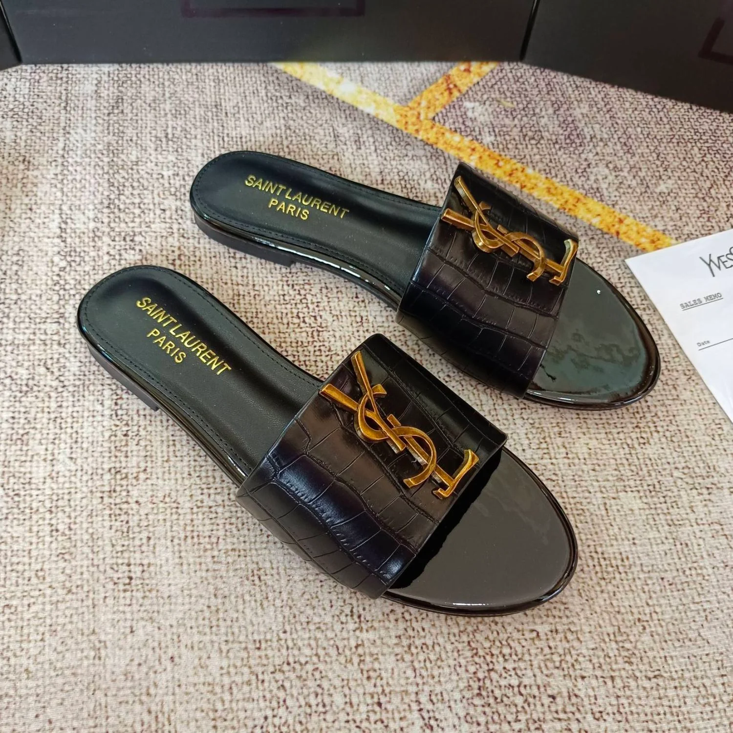 New Slippers Fashion Sandals 1024031124