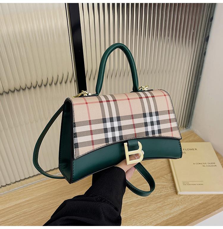 Retro Small Square Bag New High-end Sense Shoulder Bag 1024041615