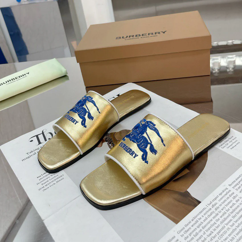 New fashion and versatile casual sandals 1024052012