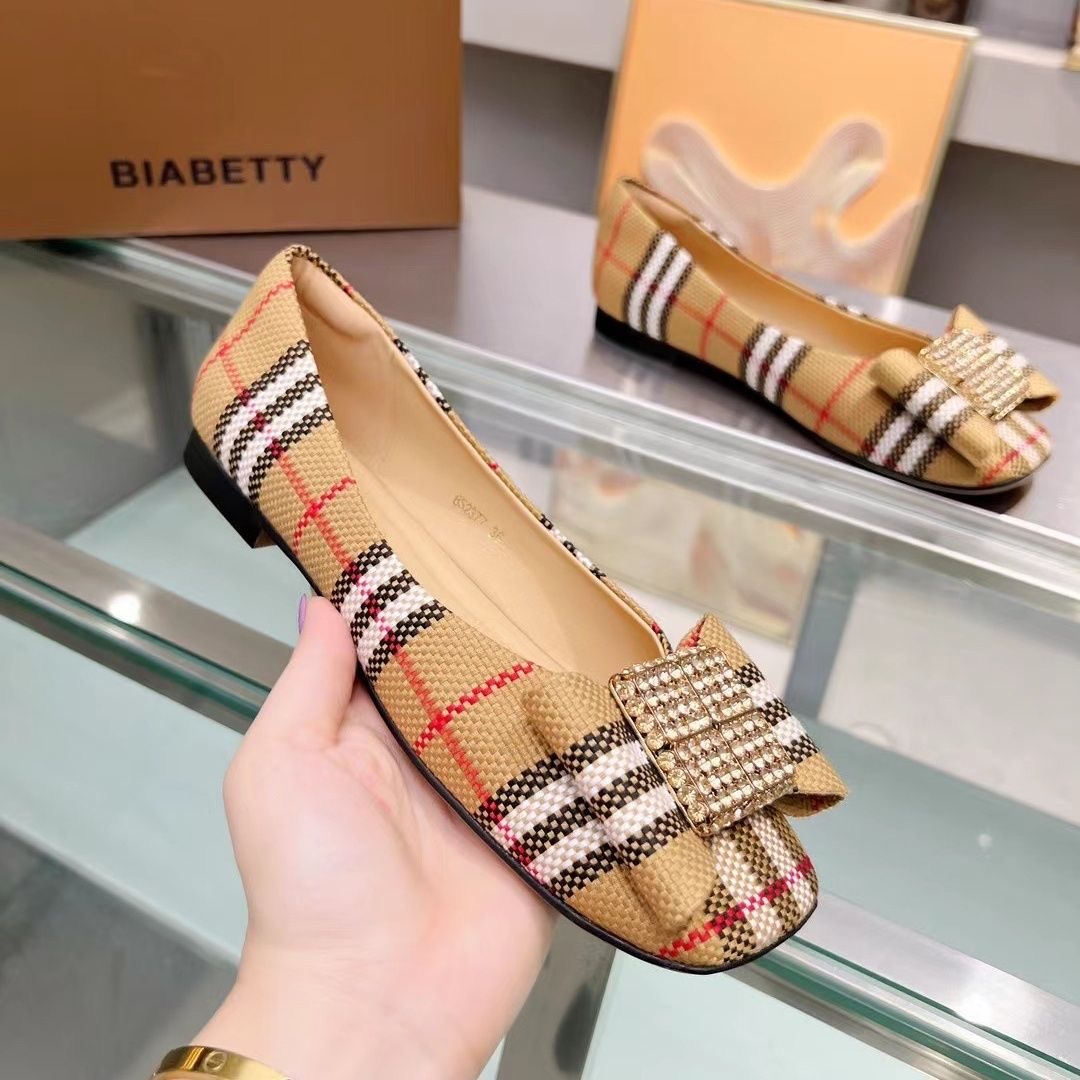 The latest plaid butterfly diamond buckle slip-on loafers PD042025051914