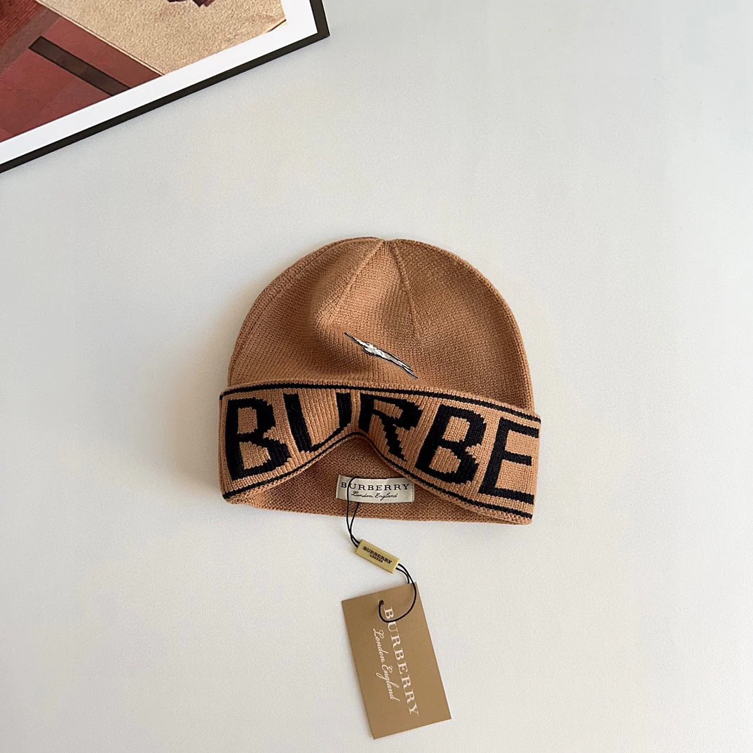 New Fashion Classic Versatile Knitted Hat 1024103116