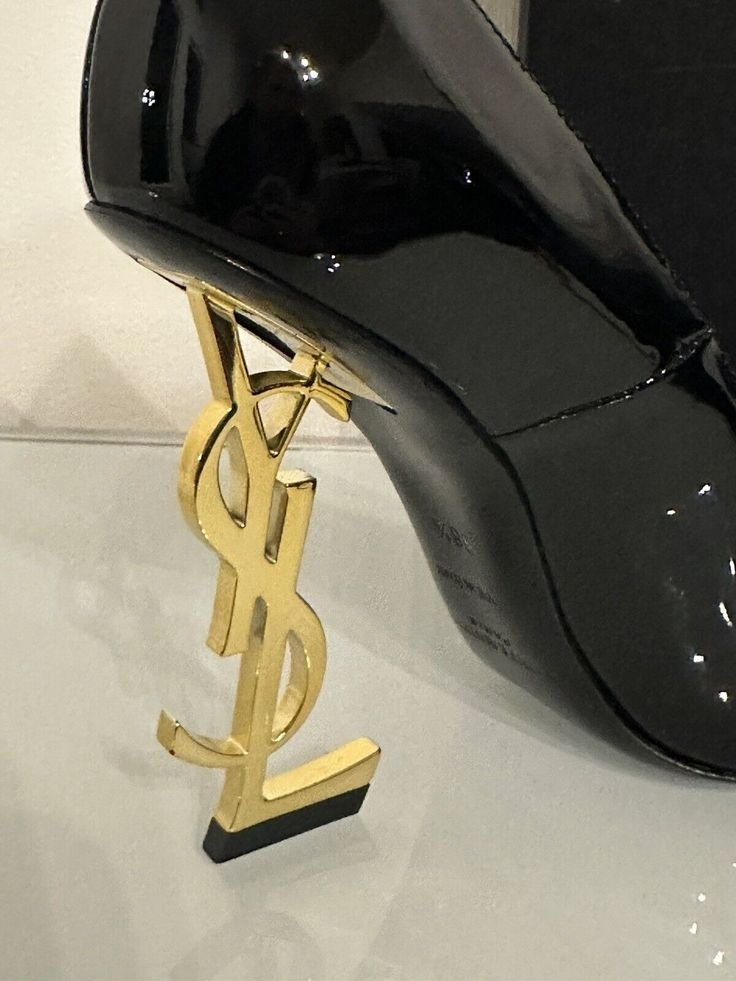 Pointed Trendy And Fashionable High Heels 1023120810