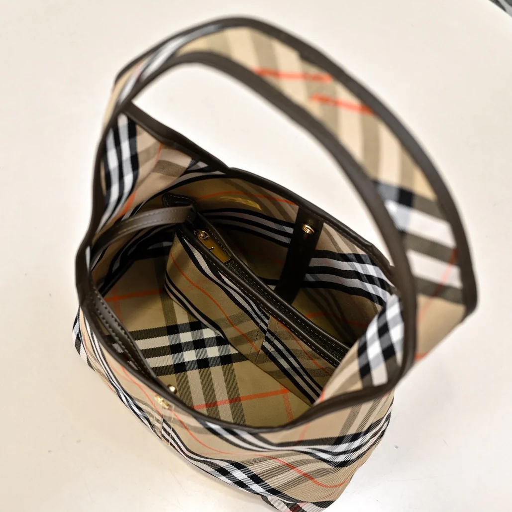 Classic Check One Room Handbag 1025011516