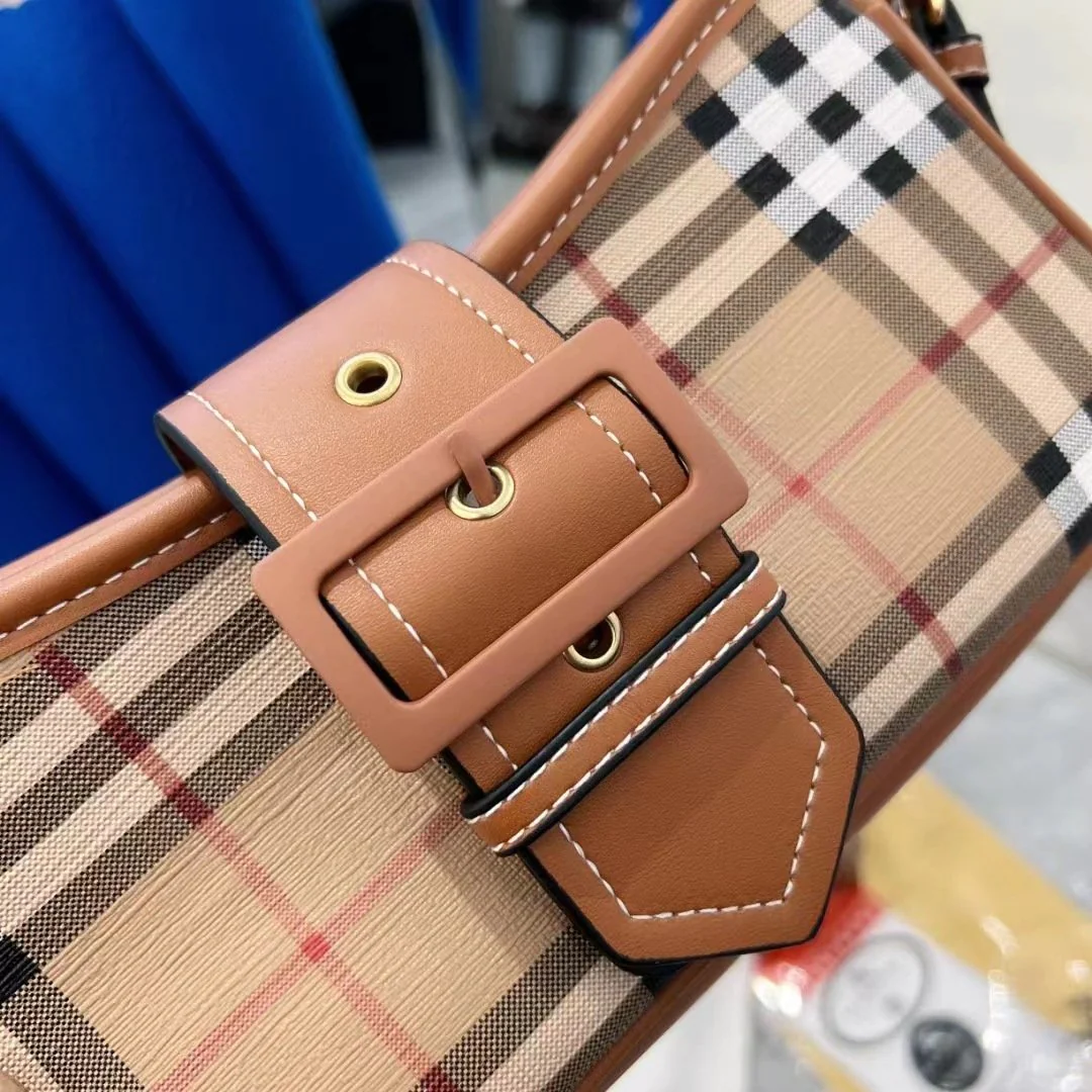 New Classic Retro Underarm Bag 1024010304