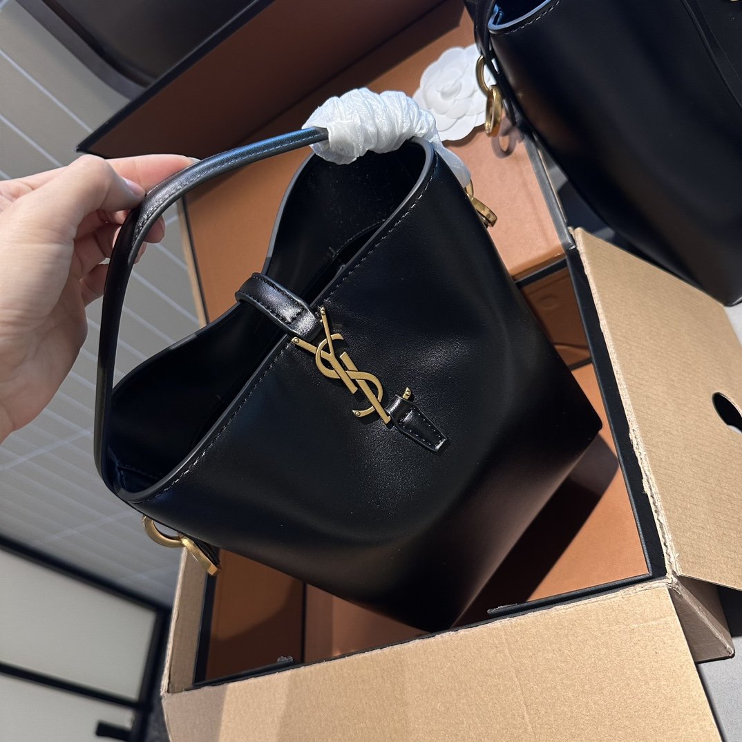 Fashionable new versatile bucket bag 1023121102