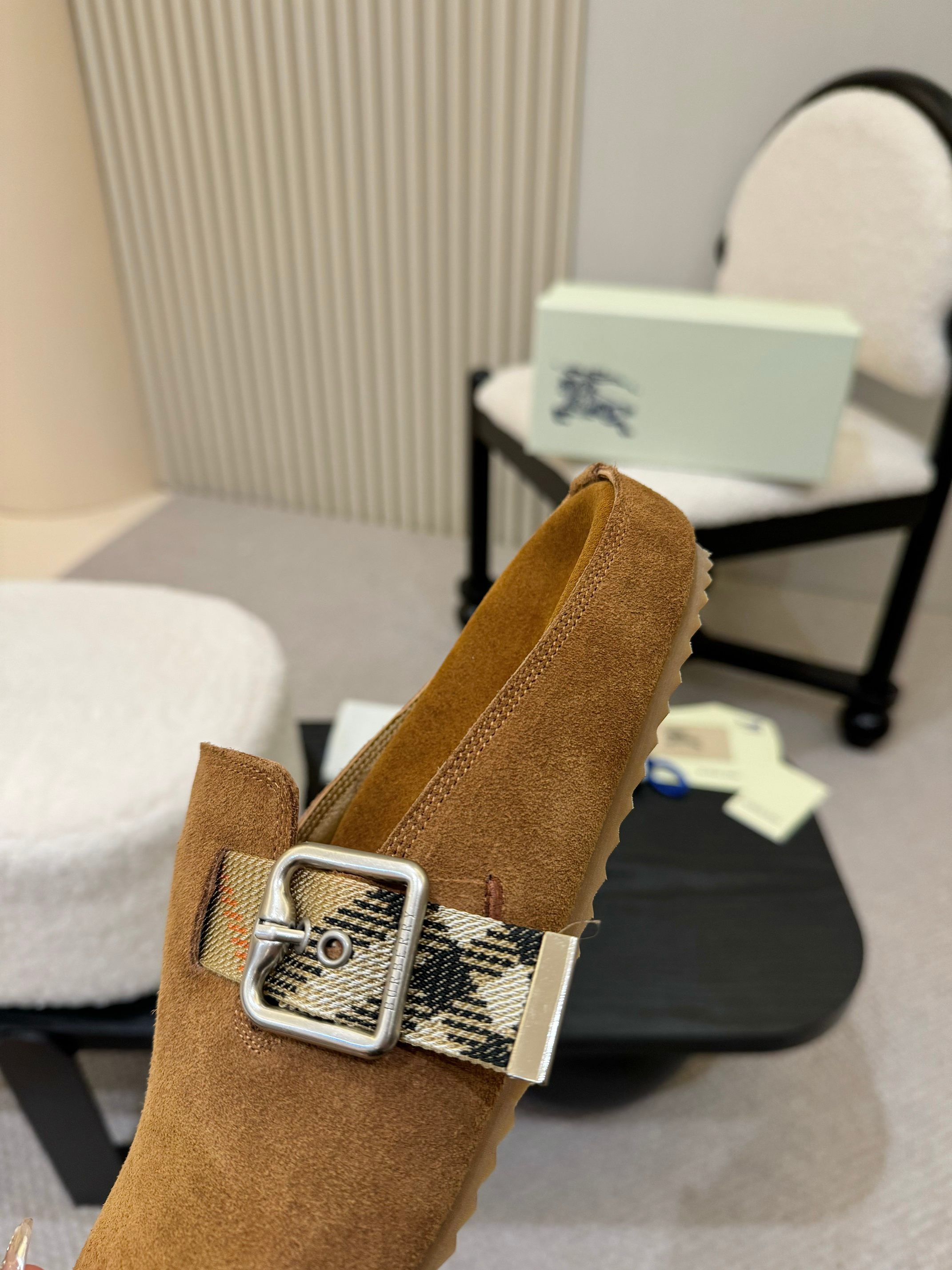 Women Check Suede Urchin Clogs XC0425080504